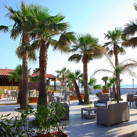 Villaggio La Bussola Paola Bagian luar foto
