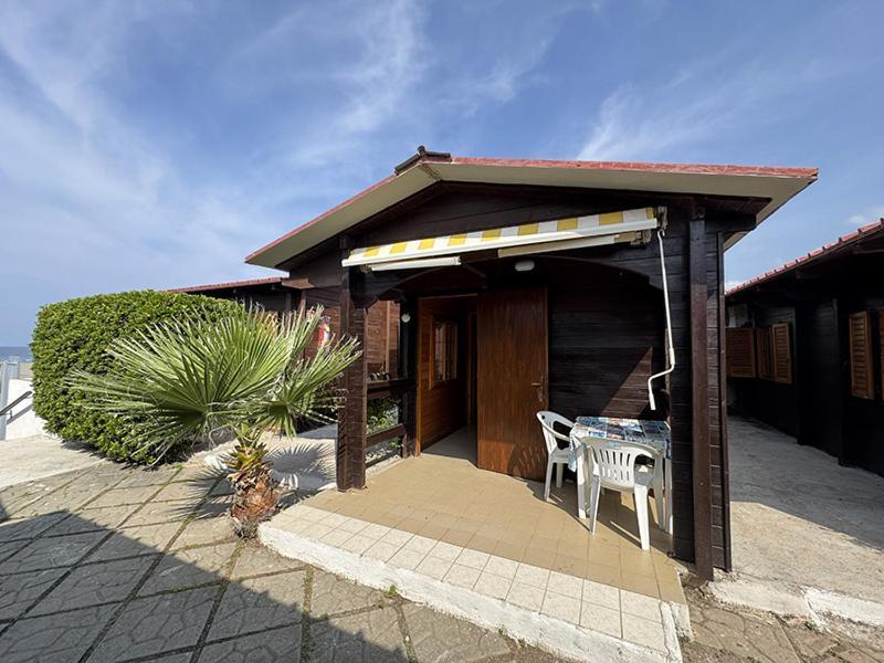 Villaggio La Bussola Paola Bagian luar foto