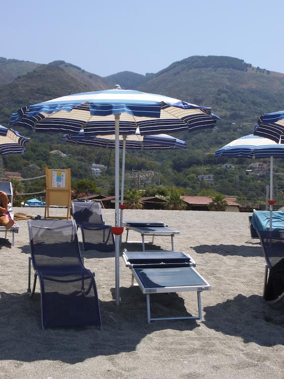 Villaggio La Bussola Paola Bagian luar foto
