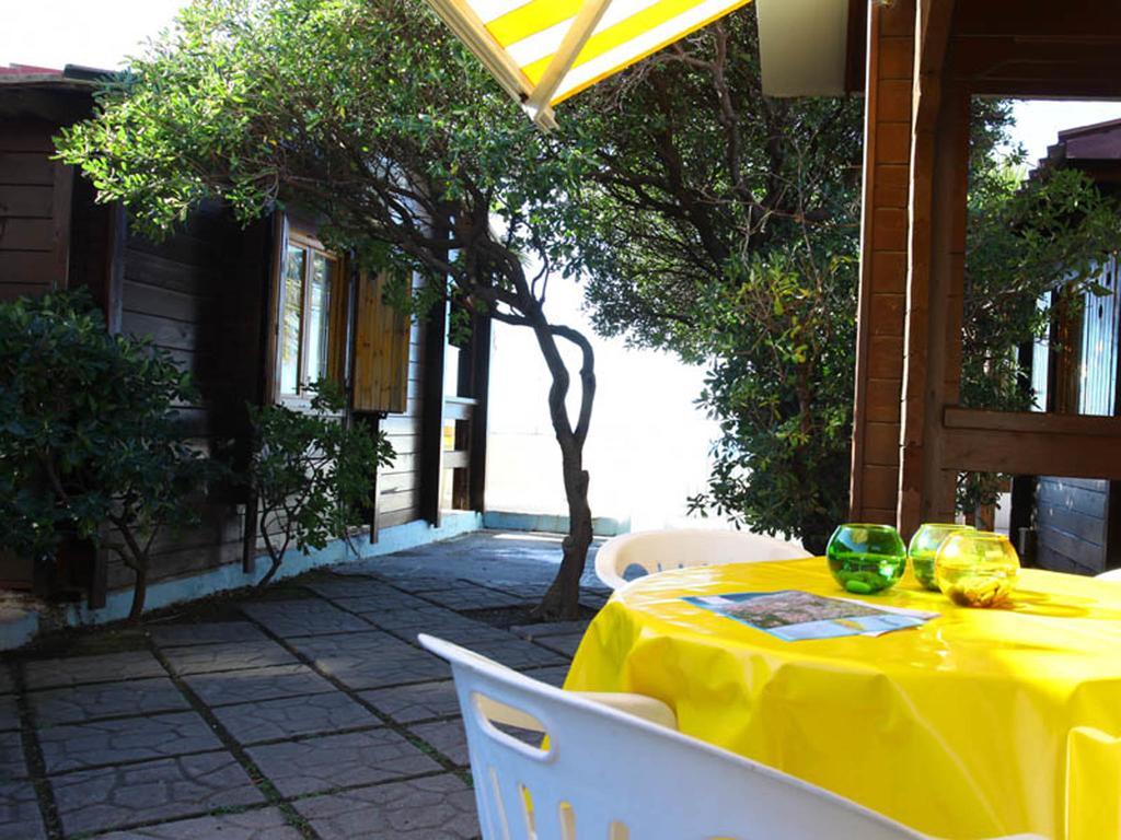 Villaggio La Bussola Paola Bagian luar foto