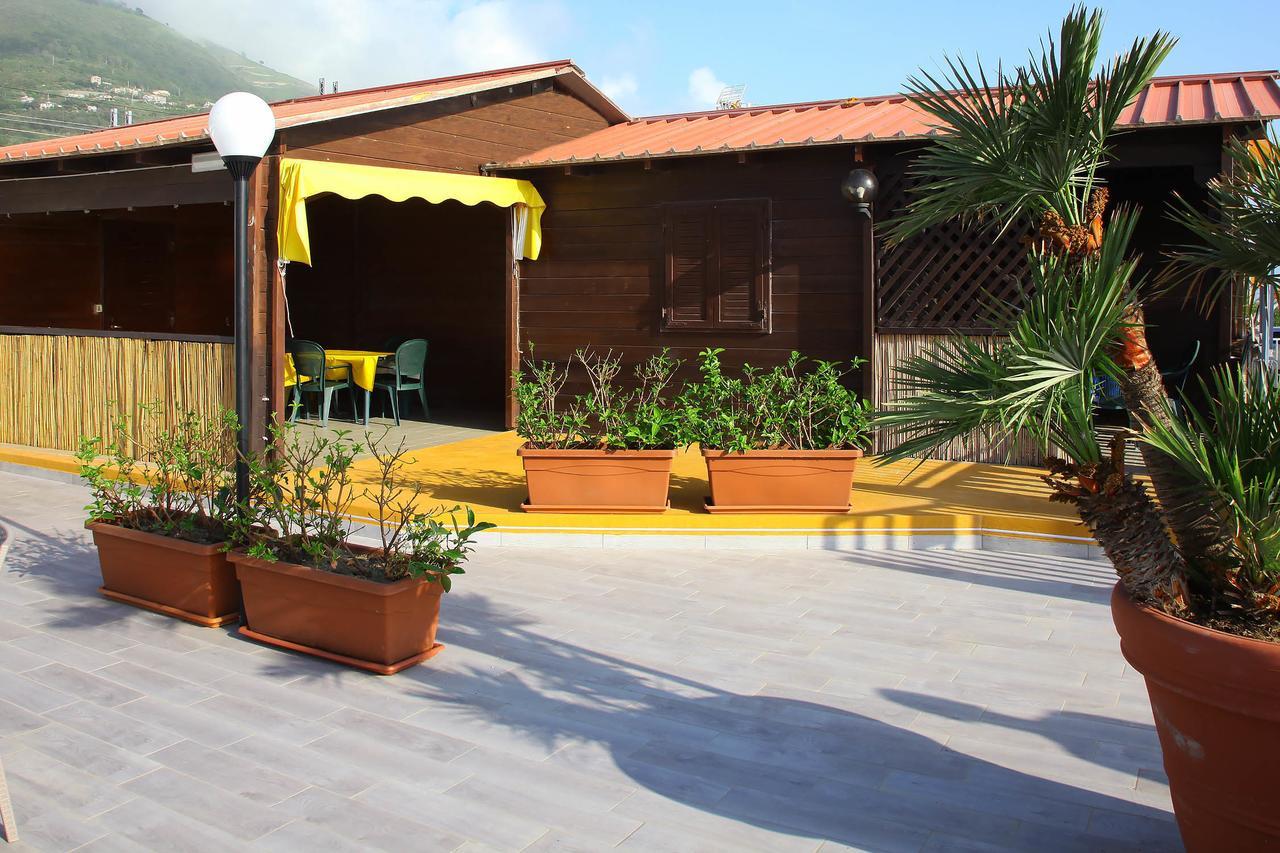 Villaggio La Bussola Paola Bagian luar foto